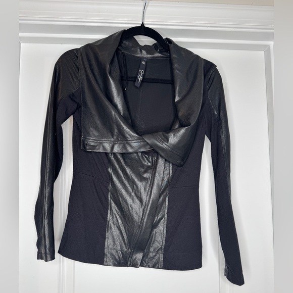 Jessica Simpson Women’s Stretch Layered Faux Leather Zip-Up Shirt Jacket Sz XS - Picture 1 of 10